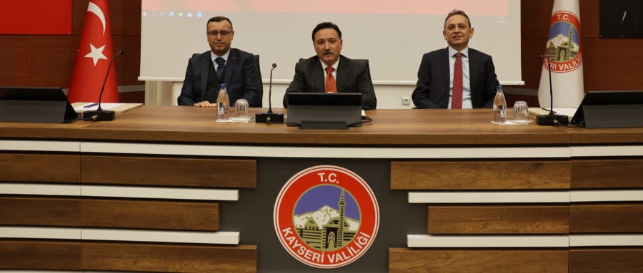 Vali Gökmen Çiçek, hakim ve savcı yardımcılarıyla bir araya geldi