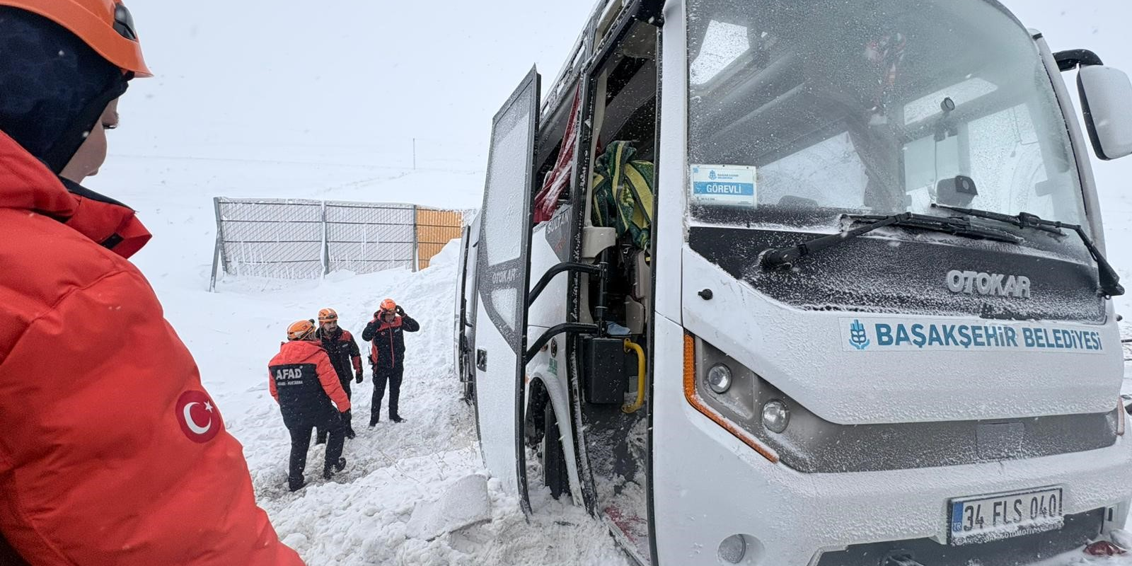 Kayseri'de midibüs şarampole kaydı: 22 yaralı