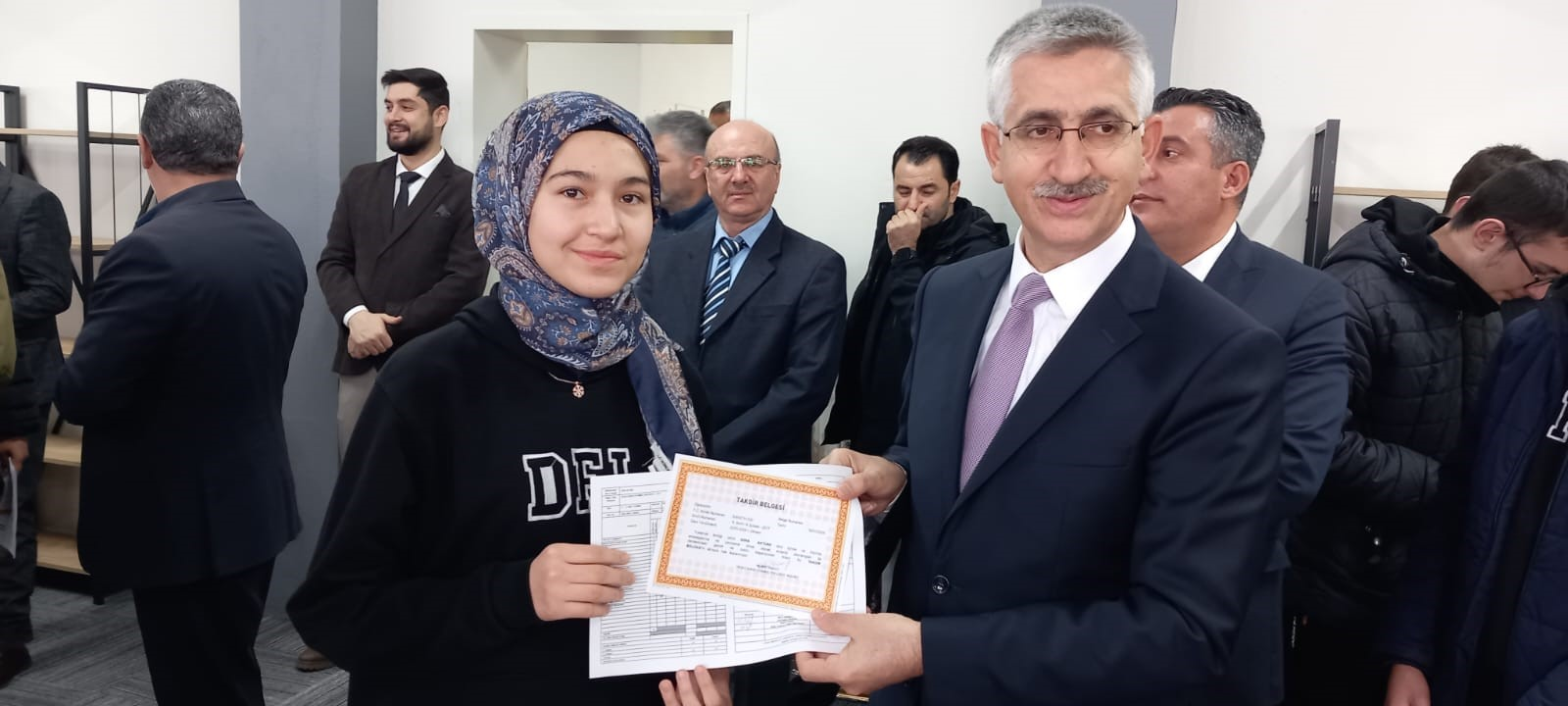 Milli Eğitim Bakan Yardımcısı Yılmaz, Develi'de karne dağıttı 