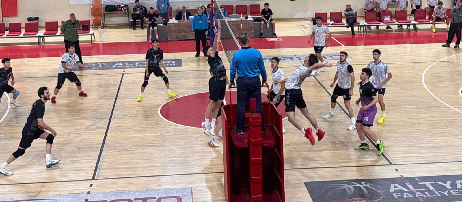 Elit Voleybol sezonu galibiyetle tamamladı 