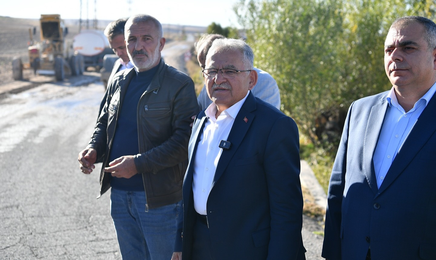 KIRSALI KALKINDIRMA ATAĞI BAŞLATAN BÜYÜKŞEHİR, 16 İLÇEYE HİZMET YAĞDIRDI