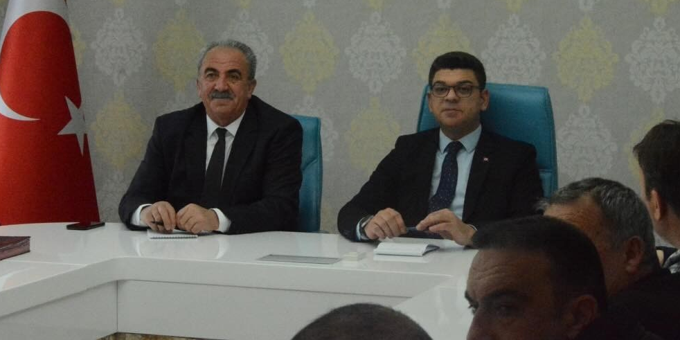 Felahiye’de Kaymakam Öztoprak ve Başkan Güleser, muhtarlarla buluştu