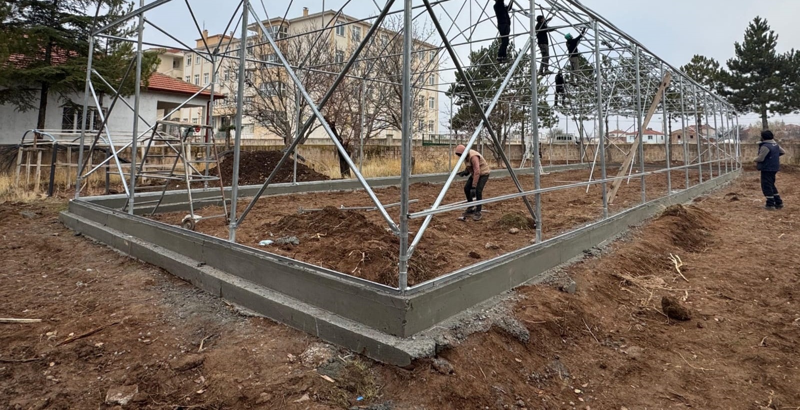 BÜYÜKŞEHİR’DEN BÜNYAN’A 460 BİN TL’LİK TARIMSAL HAMLE: AKILLI SERA EĞİTİME AÇILDI