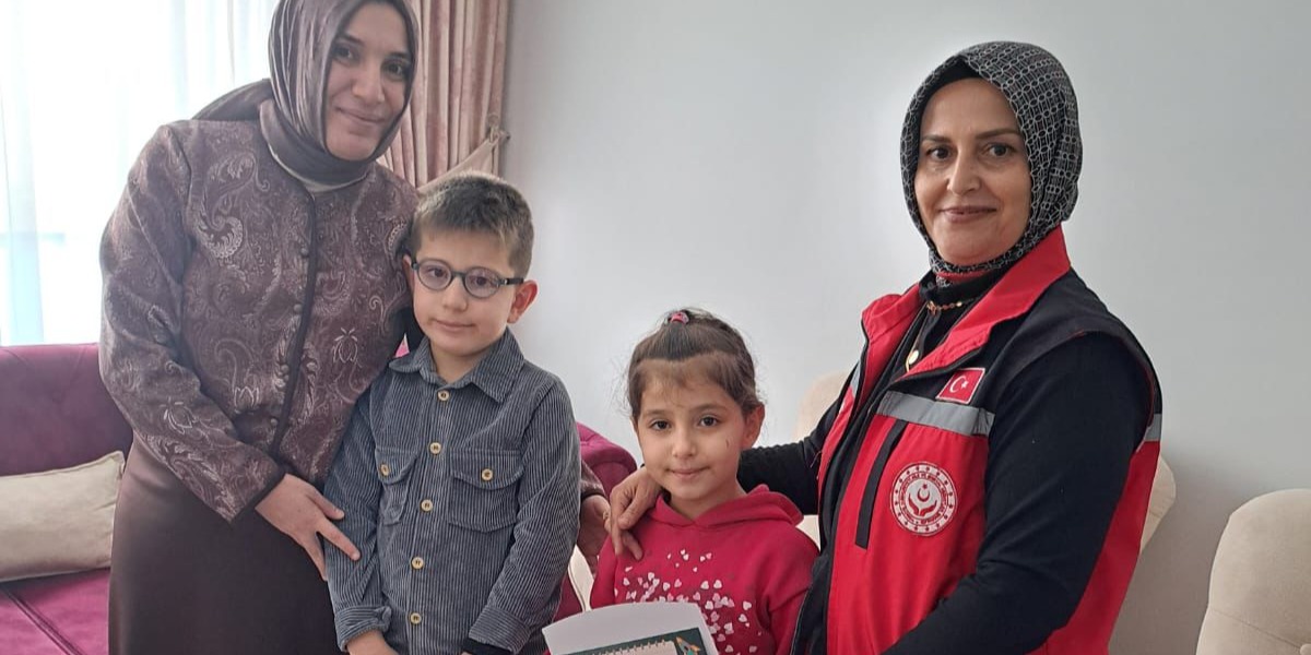  ÇINGIR, şehitlerimizin ve gazilerimizin kıymetli emanetlerinin ilk karne günü sevincine ortak oldu