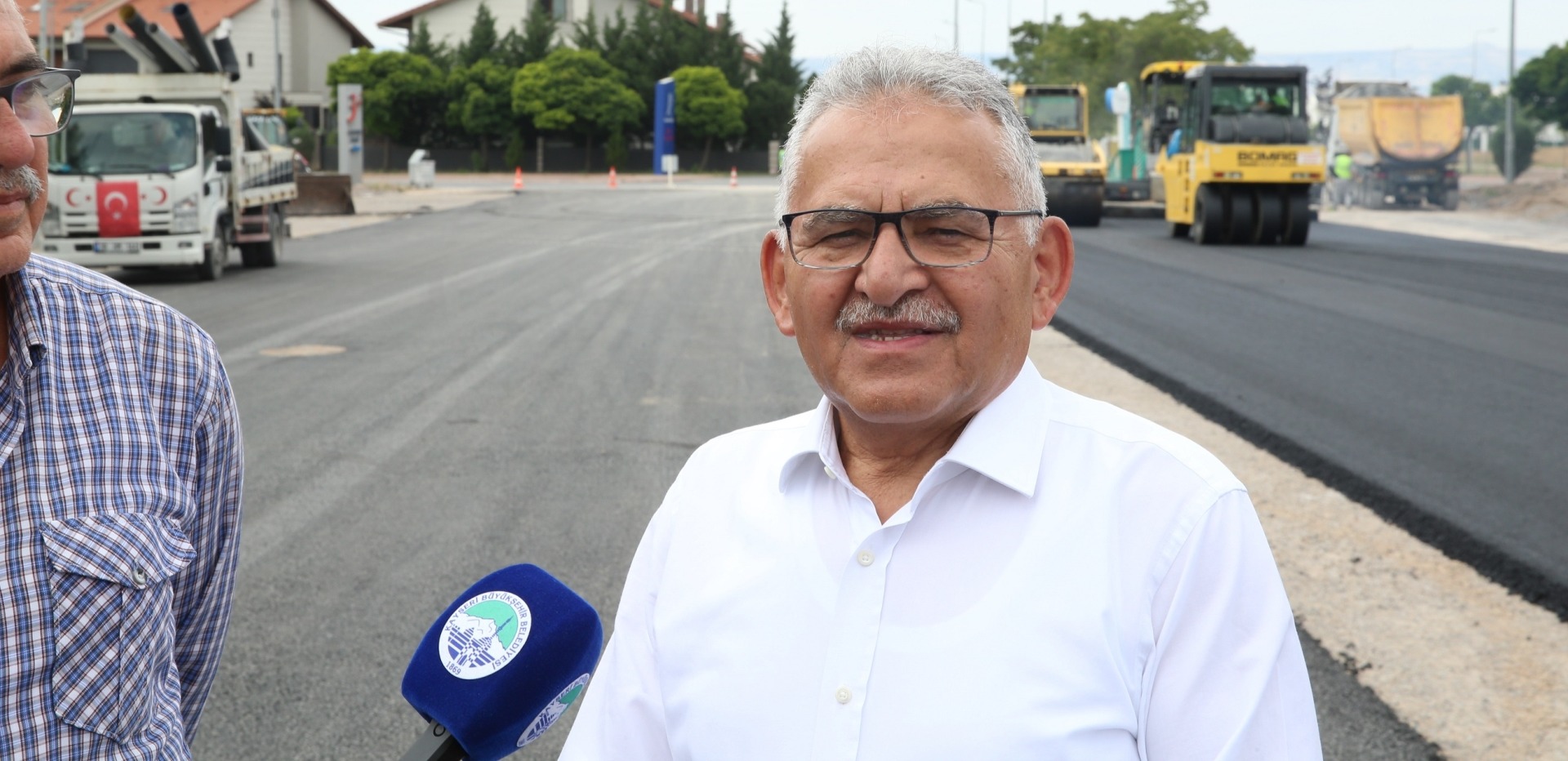 BÜYÜKŞEHİR’DEN ULAŞIMA 1 MİLYAR TL’Yİ AŞAN DEV SICAK ASFALT YATIRIMI