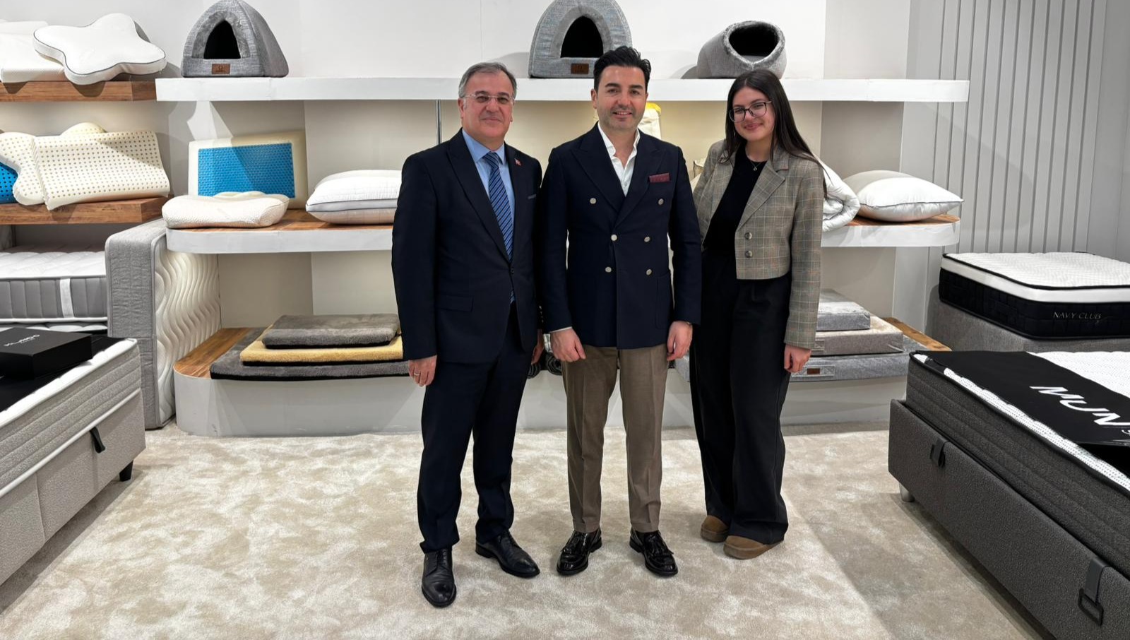 Başkan Özdoğan, İstanbul Mobilya Fuarı'nı ziyaret etti