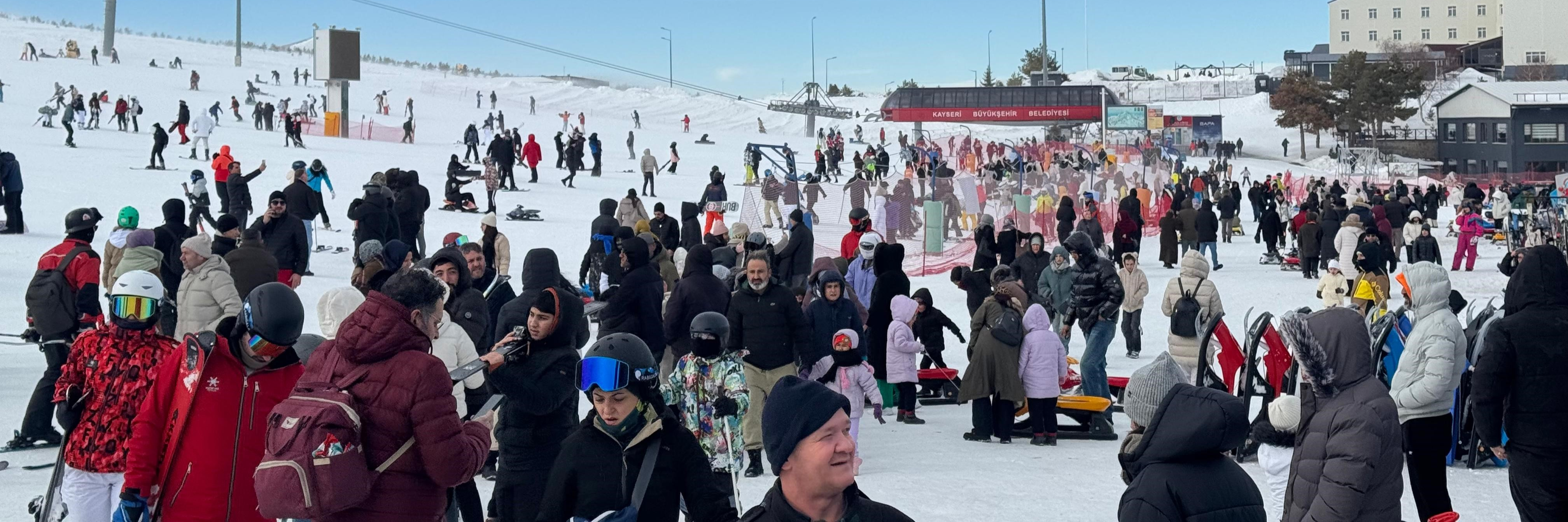 Sömestirin son gününde Erciyes’te yoğunluk