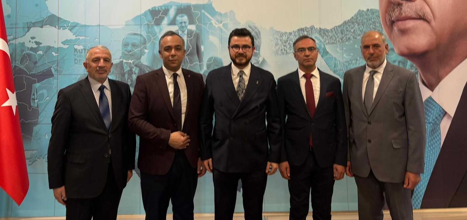 AK Parti’de 3 ilçe başkanlığına yeni atamalar yapıldı