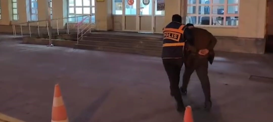 Araç lastiği kesen şüpheli yakalandı