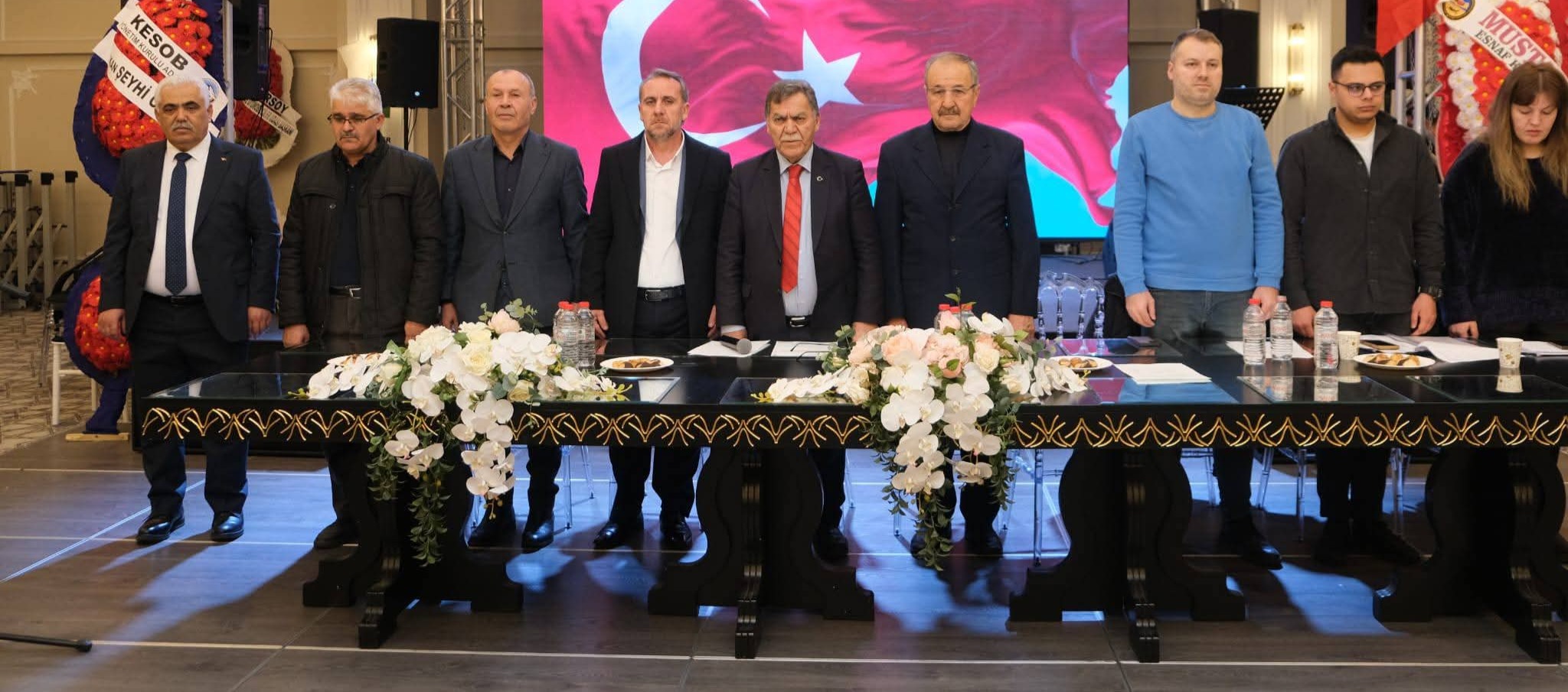 Halk Otobüsçüleri Odasında Hayrullah Şahin güven tazeledi 