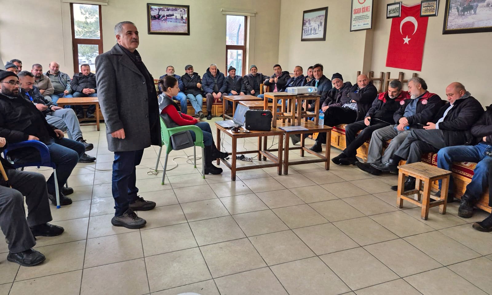 TALAS’TA ÇİFTÇİYE EĞİTİMLER SÜRÜYOR