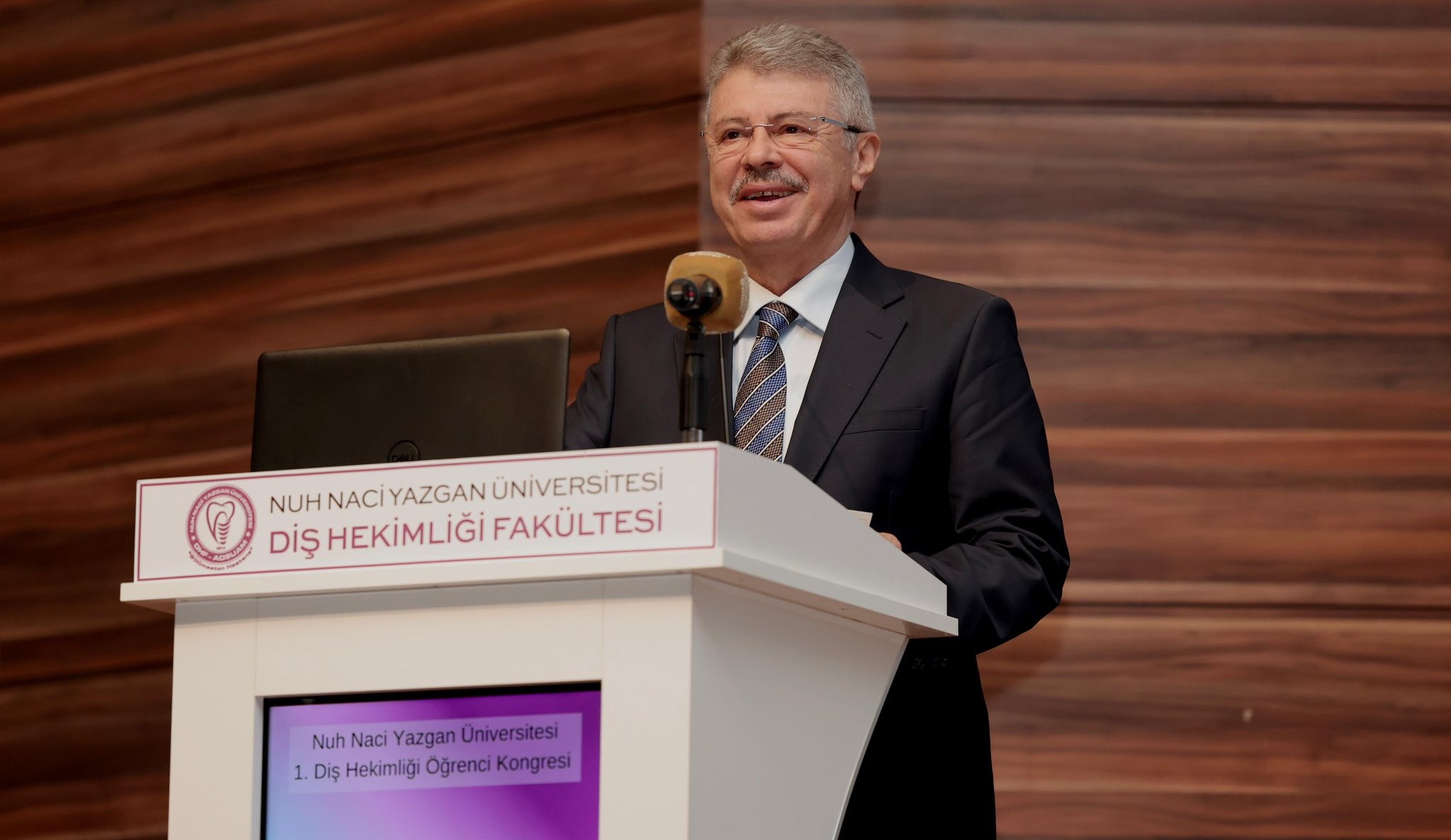 Başkan Hüseyin Akay, Diş Hekimliği Öğrencileriyle Kariyer Yolculuğunu Paylaştı