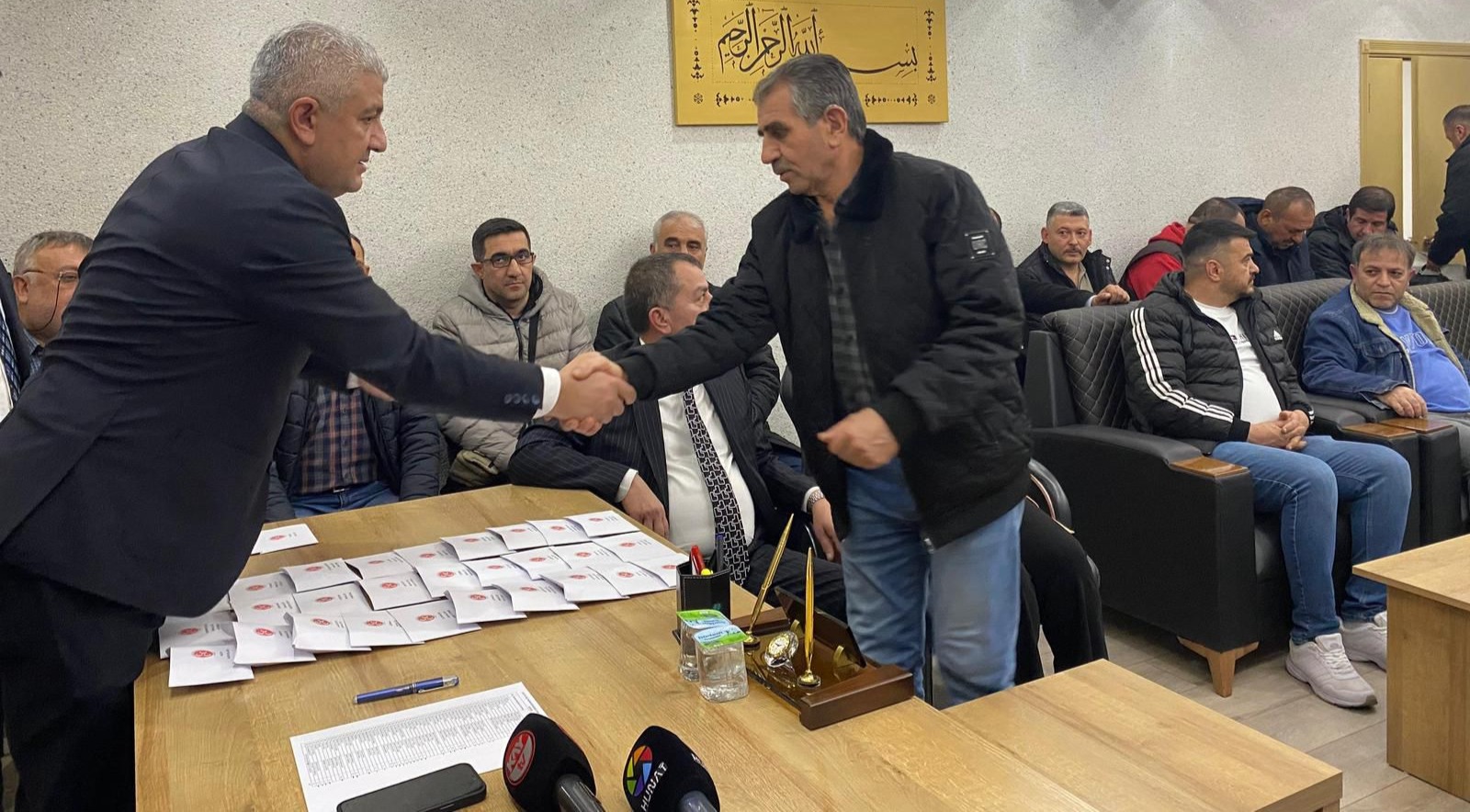 MHP Melikgazi’den 58 mahallede ihtiyaç sahiplerine Ramazan desteği