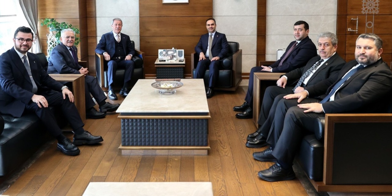 BAŞKAN BÜYÜKKILIÇ BAŞKENTTE, SANAYİ VE TEKNOLOJİ BAKANI KACIR İLE GÖRÜŞTÜ