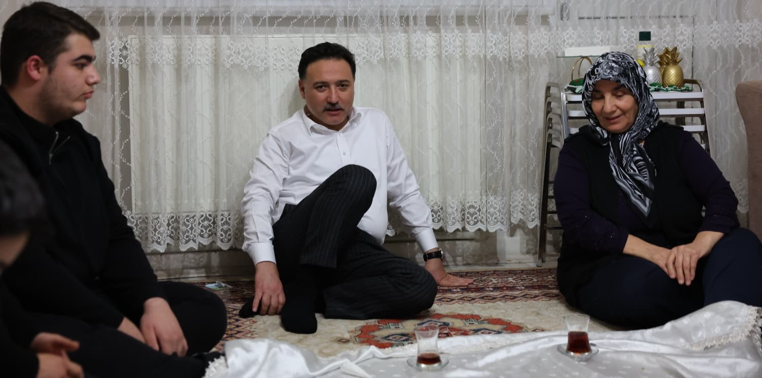 Vali Gökmen Çiçek, vatandaşların iftar sofrasına konuk oldu