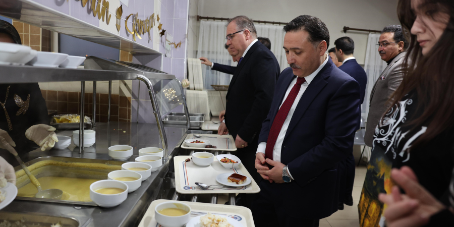 Vali Çiçek, Sümer Fen Lisesi öğrencileriyle iftarda buluştu