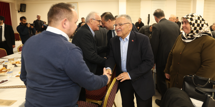 BAŞKAN BÜYÜKKILIÇ’TAN YAHYALI VE YEŞİLHİSAR’A RAMAZAN AYI ZİYARETLERİ: GECE GÜNDÜZ DEMEDEN…