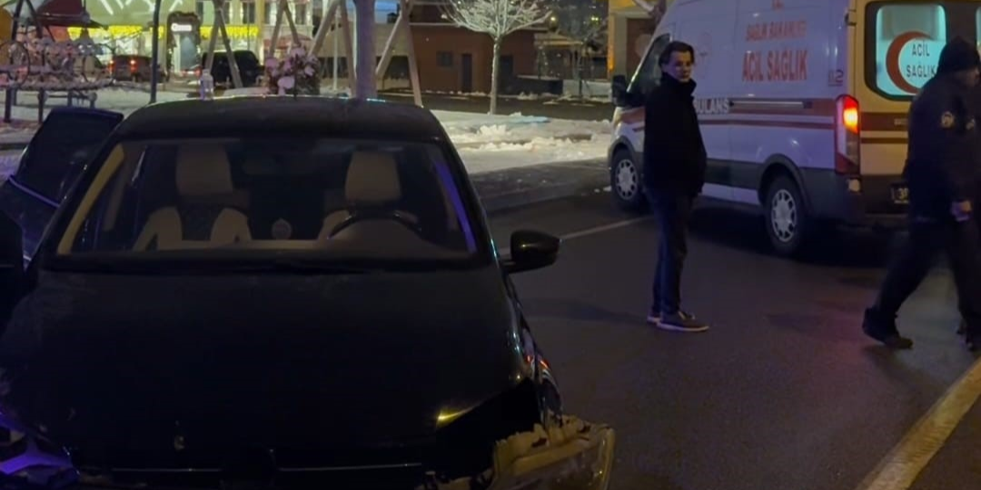 Kayseri'de iki otomobil çarpıştı: 1 yaralı