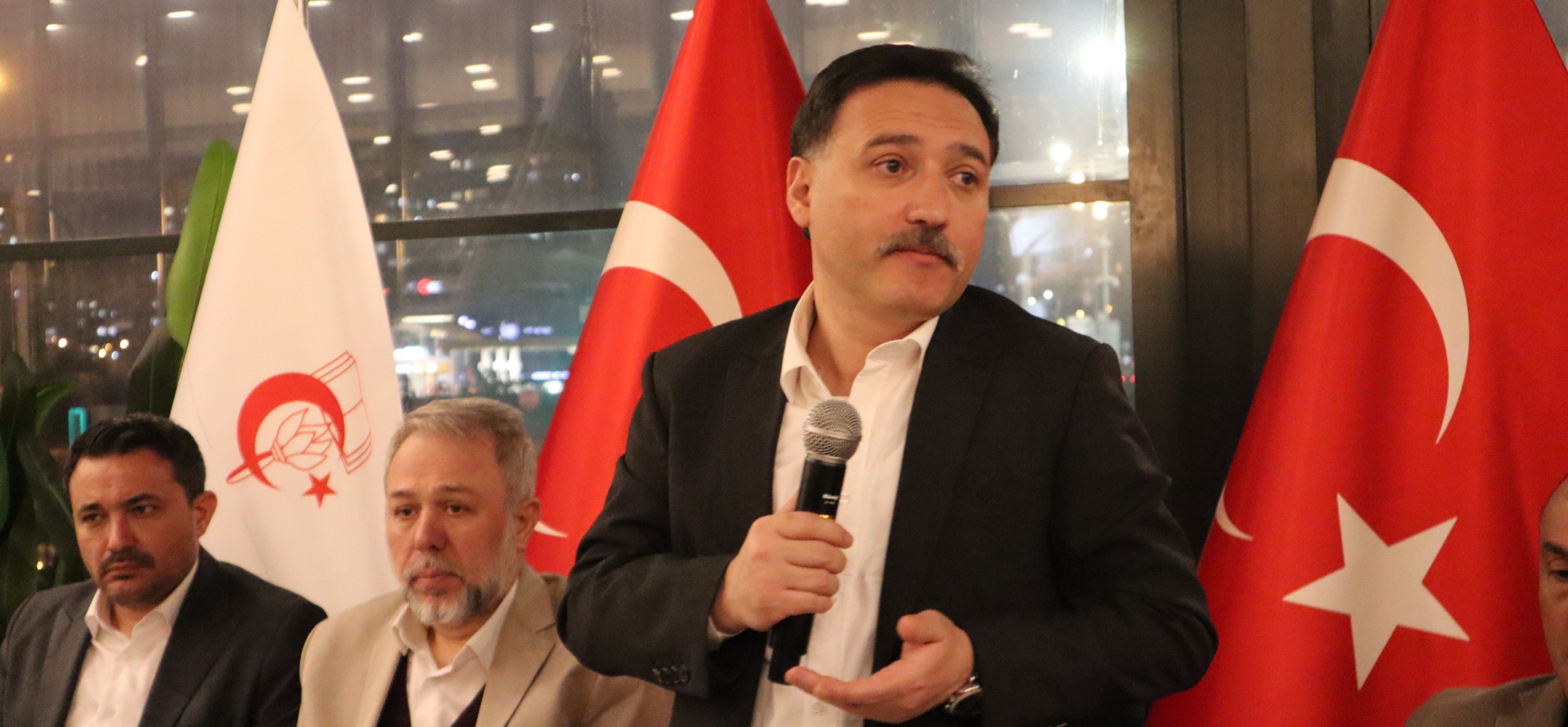 Vali Gökmen Çiçek: Al bayrağımız özgür ve hür bir şekilde dalgalanıyor