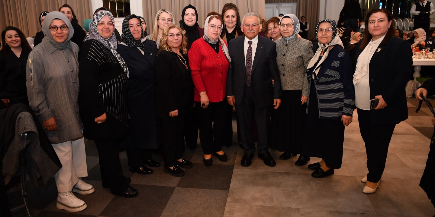 BAŞKAN BÜYÜKKILIÇ, EŞİ DR. NECMİYE BÜYÜKKILIÇ İLE “KADINA VEFA” İFTAR PROGRAMINA KATILDI