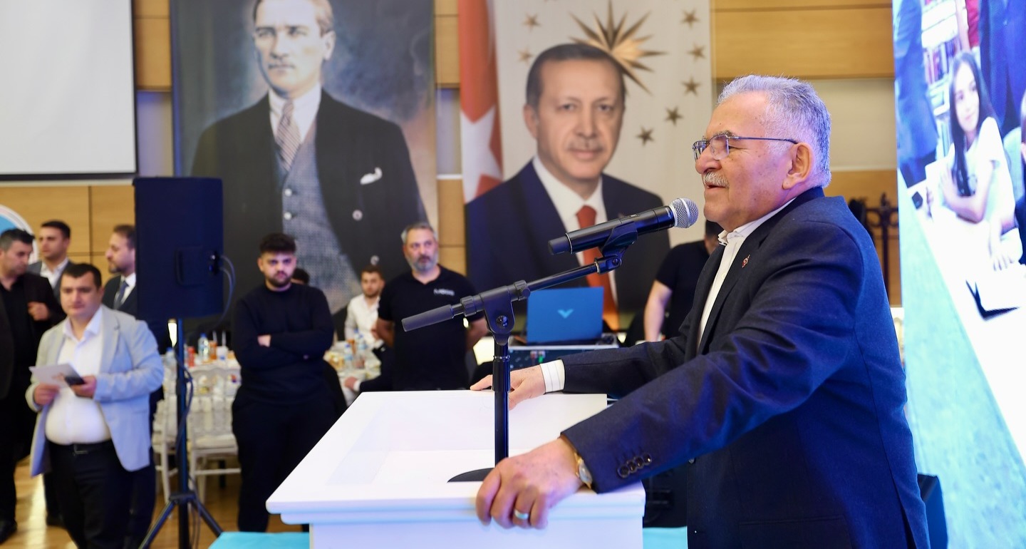 GENÇ DOSTU BAŞKAN BÜYÜKKILIÇ, GENÇLERLE İFTAR SOFRASINDA BULUŞTU