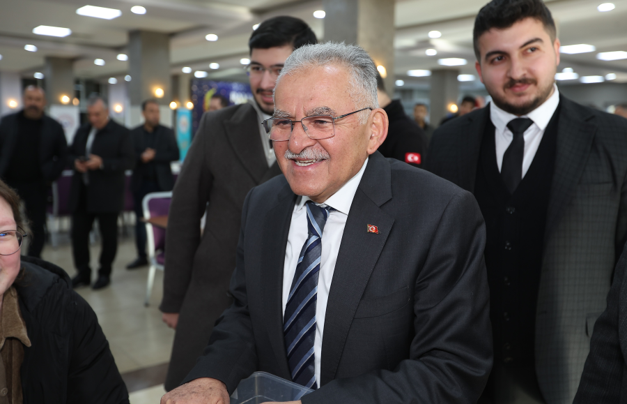 BAŞKAN BÜYÜKKILIÇ, ERÜ ÖĞRENCİLERİ İLE İFTAR BEREKETİNİ PAYLAŞTI