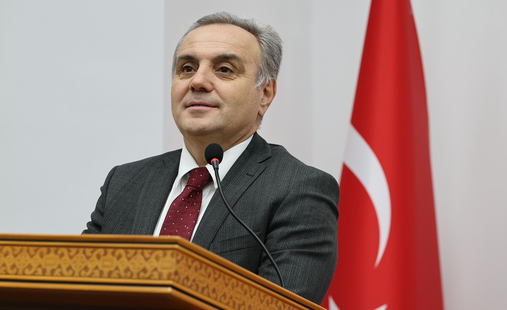 Rektör Prof. Dr. Altun, Öğrencilerle Kitap Tahlili Yaptı