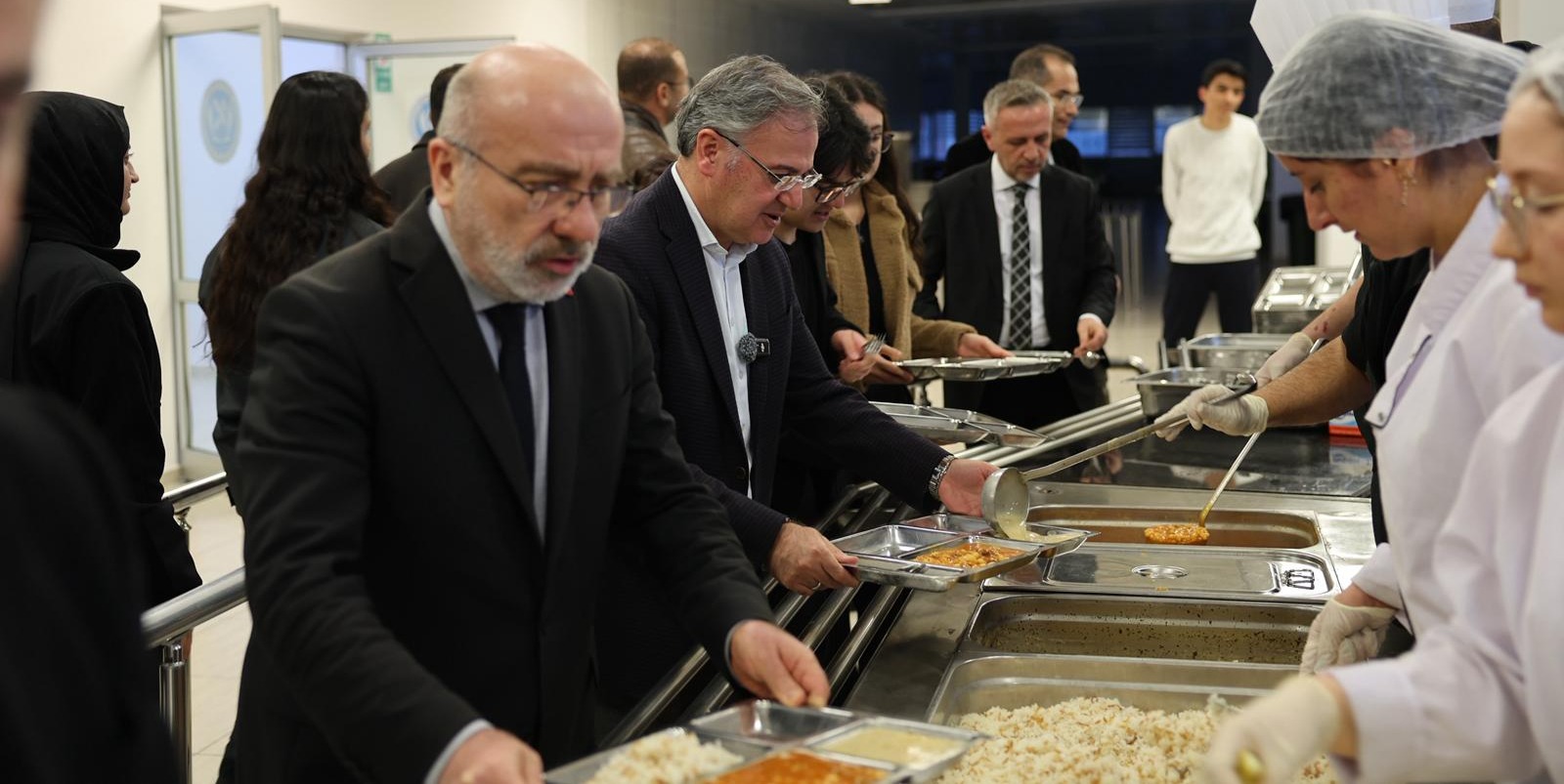 BAŞKAN ÖZDOĞAN, KAYÜ ÖĞRENCİLERİYLE İFTAR SOFRASINDA BULUŞTU