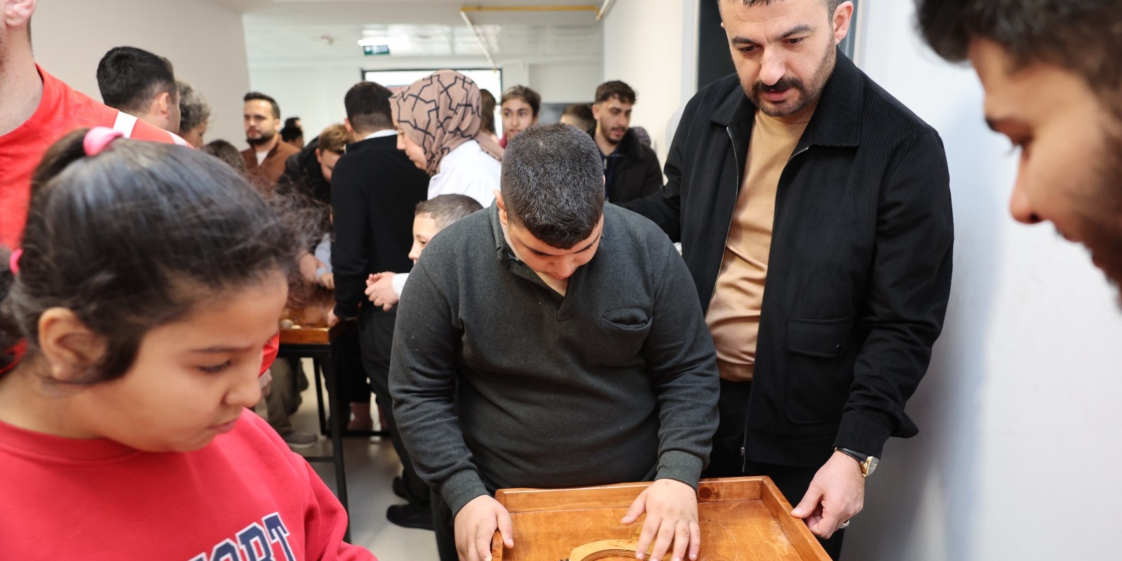 BÜYÜKŞEHİR’DEN 150 ÖĞRENCİYLE DOWN SENDROMLULAR GÜNÜ’NDE ANLAMLI BULUŞMA