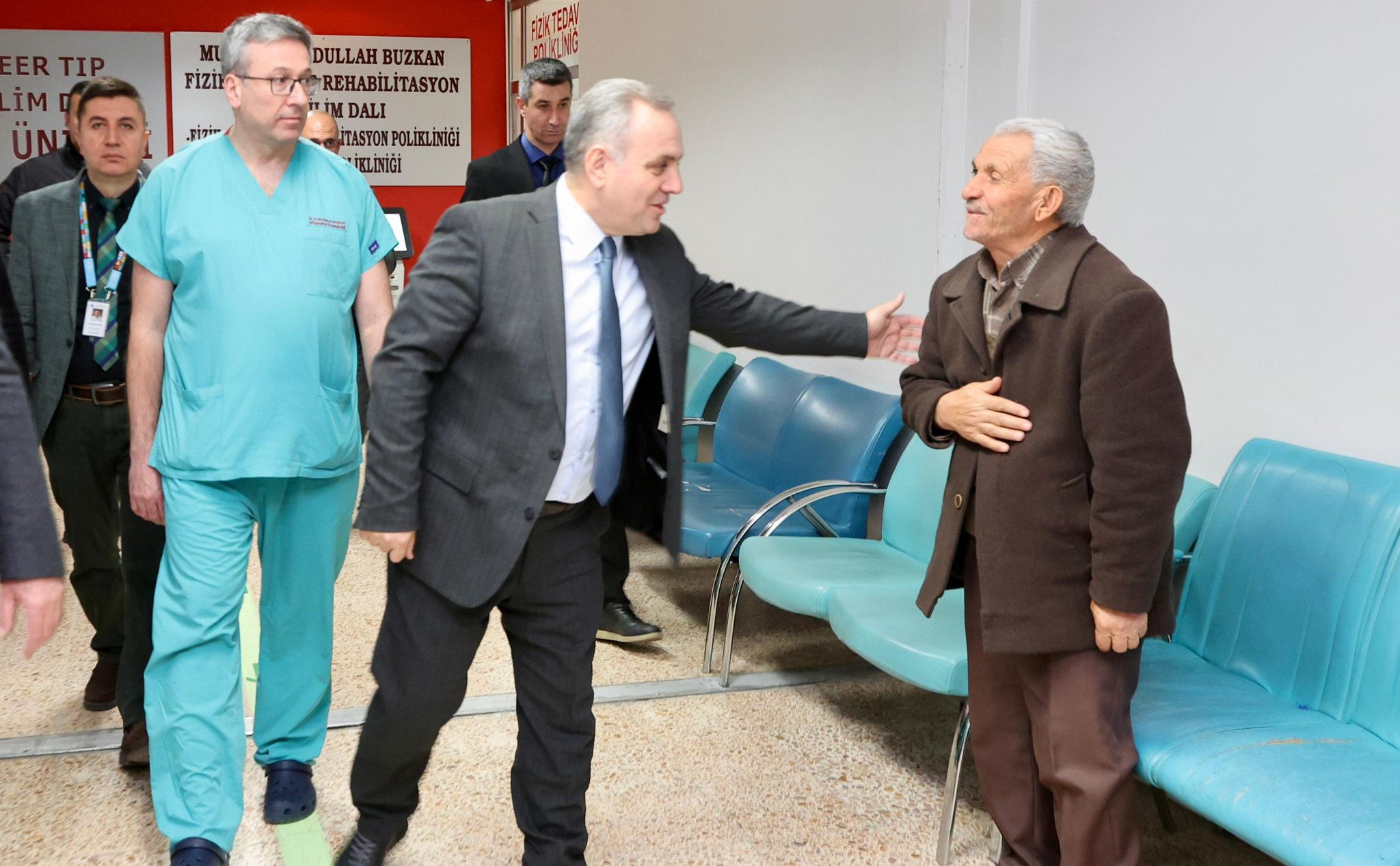 Rektör Prof. Dr. Altun’dan Hastane Personeline Ziyaret