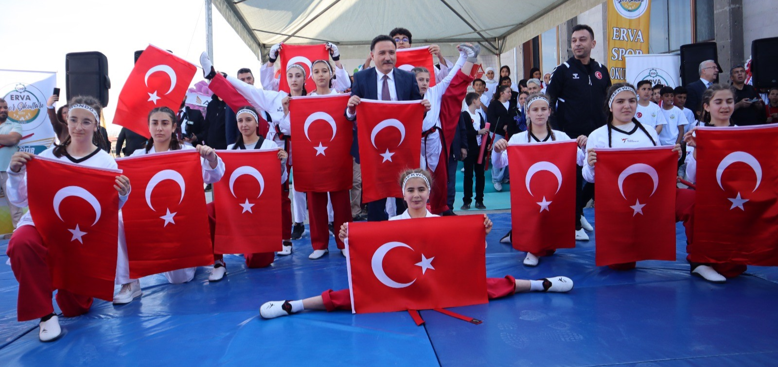 Vali Gökmen Çiçek: 16 bin öğrencimizi 66 mahallede sporla buluşturmuş olduk