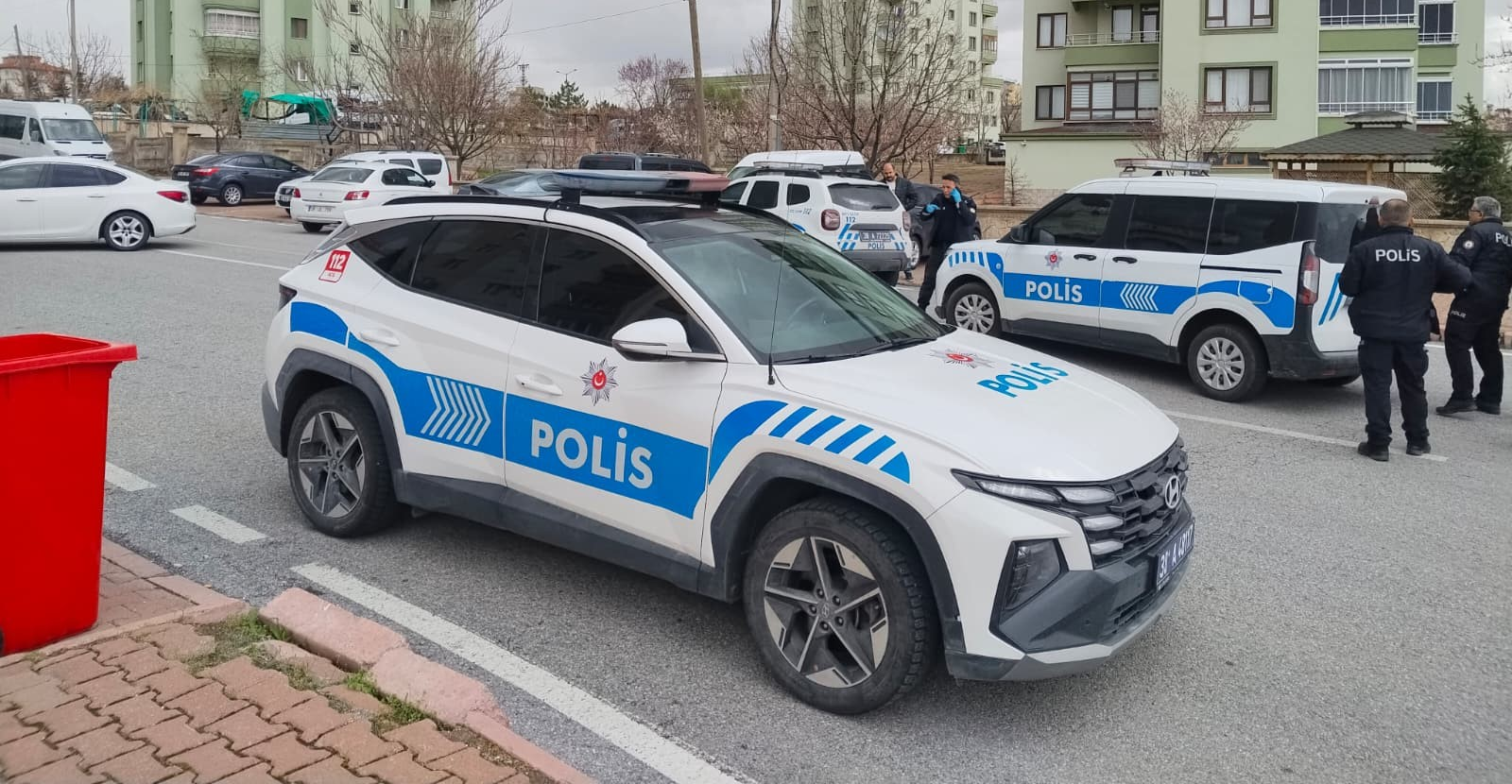 Kayseri'de iki aile arasındaki kavgada 2 araç kurşunlandı