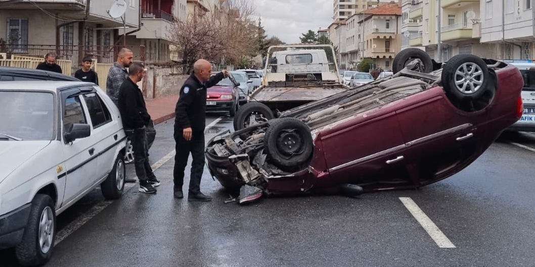 Kayseri'de otomobilin devrildiği kaza kamerada