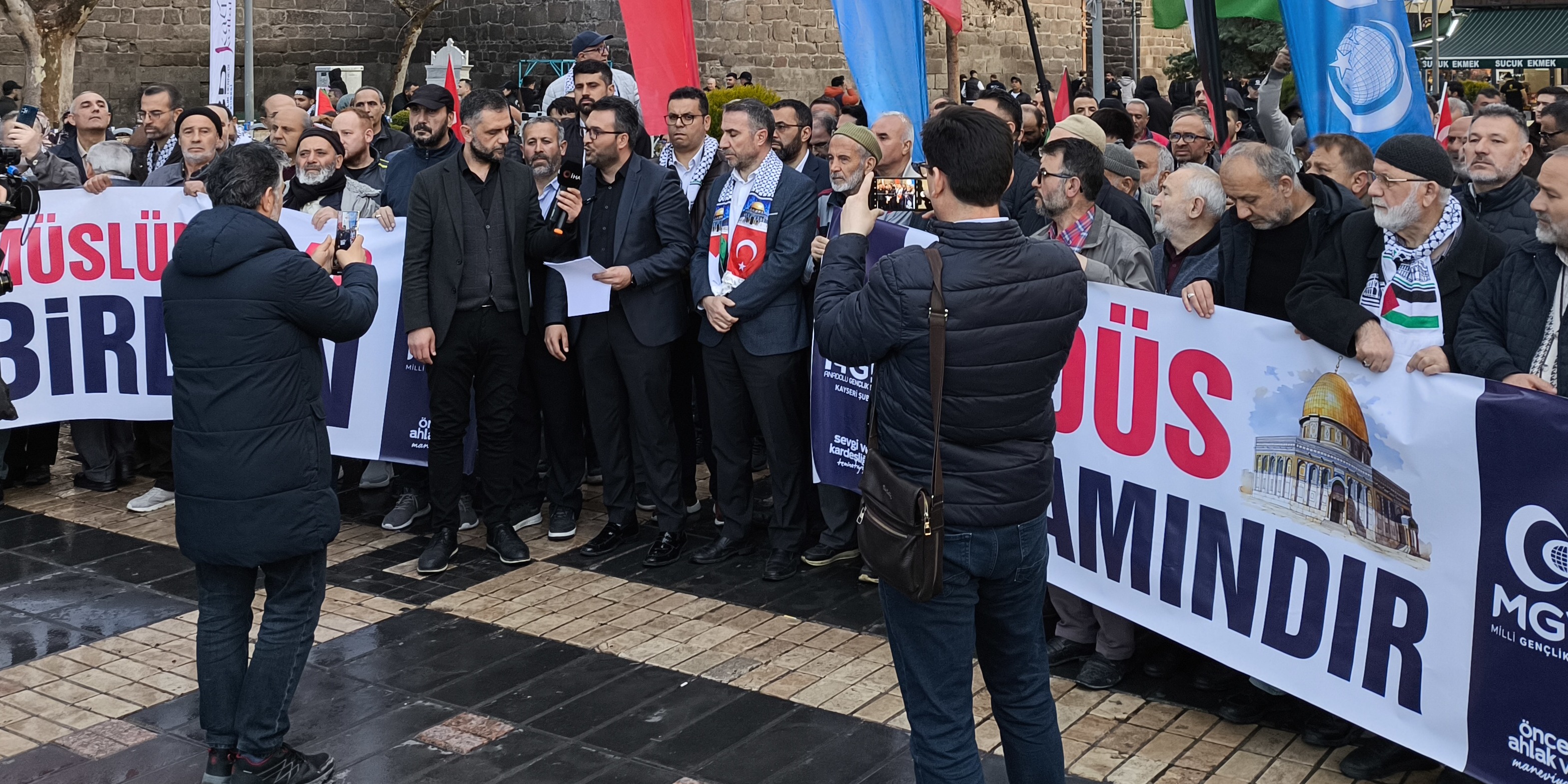 HAKSIZLIĞA SESSİZ KALMAK BU MİLLETE ASLA YAKIŞMAZ