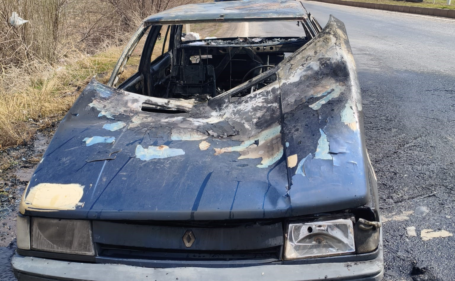 Kayseri’de seyir halindeki otomobil yandı