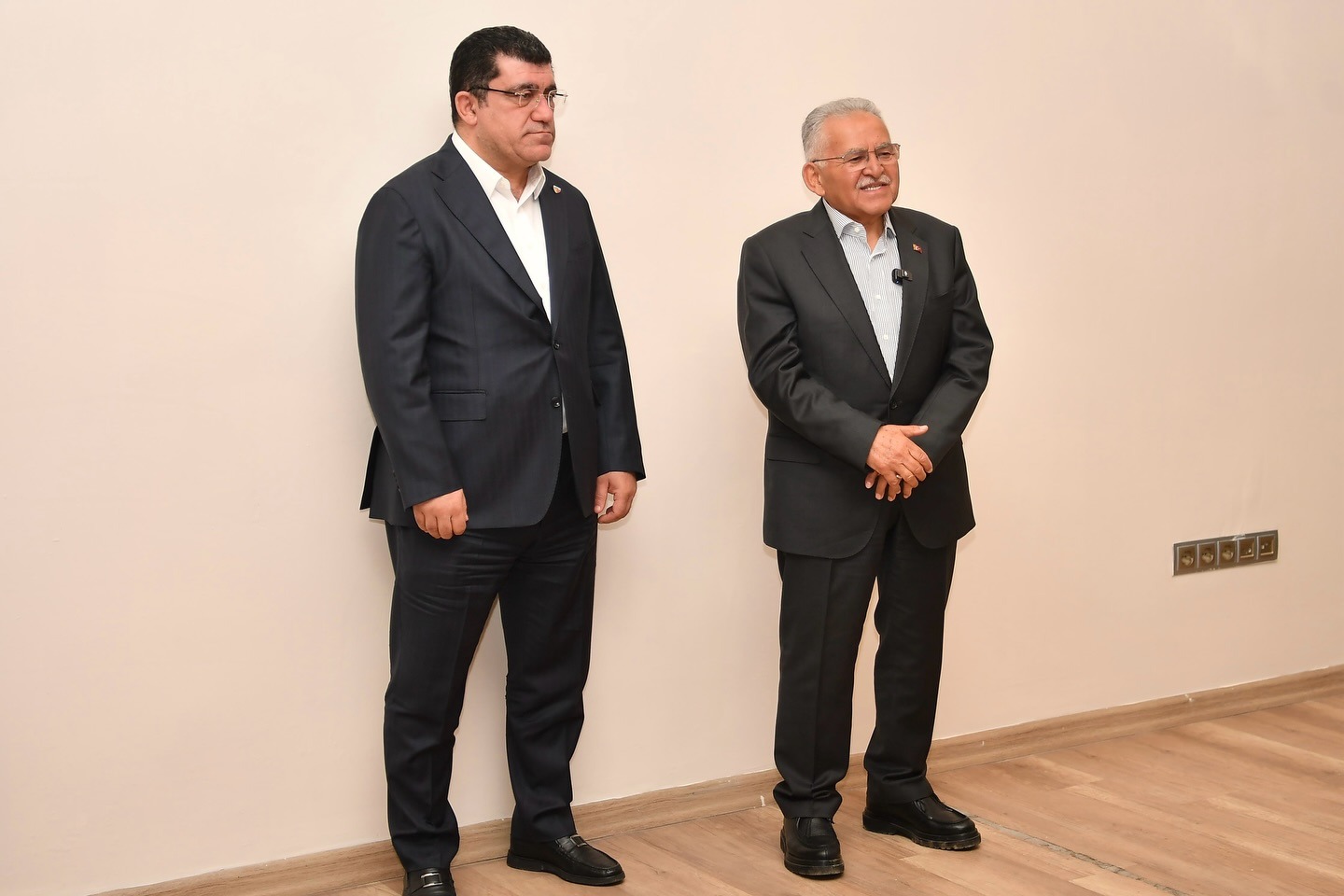 BAŞKAN BÜYÜKKILIÇ’TAN ZORLU MAÇ ÖNCESİ KAYSERİSPOR’A “MORAL” ZİYARETİ