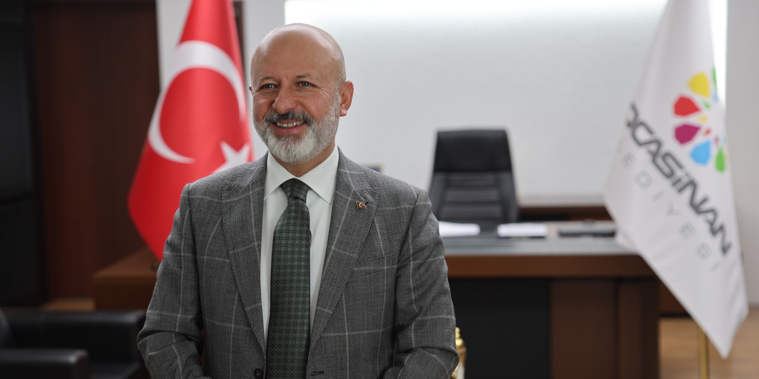 BAŞKAN ÇOLAKBAYRAKDAR, “ŞEHRİMİZE YATIRIM YAPAN KAZANÇLI ÇIKACAK!”