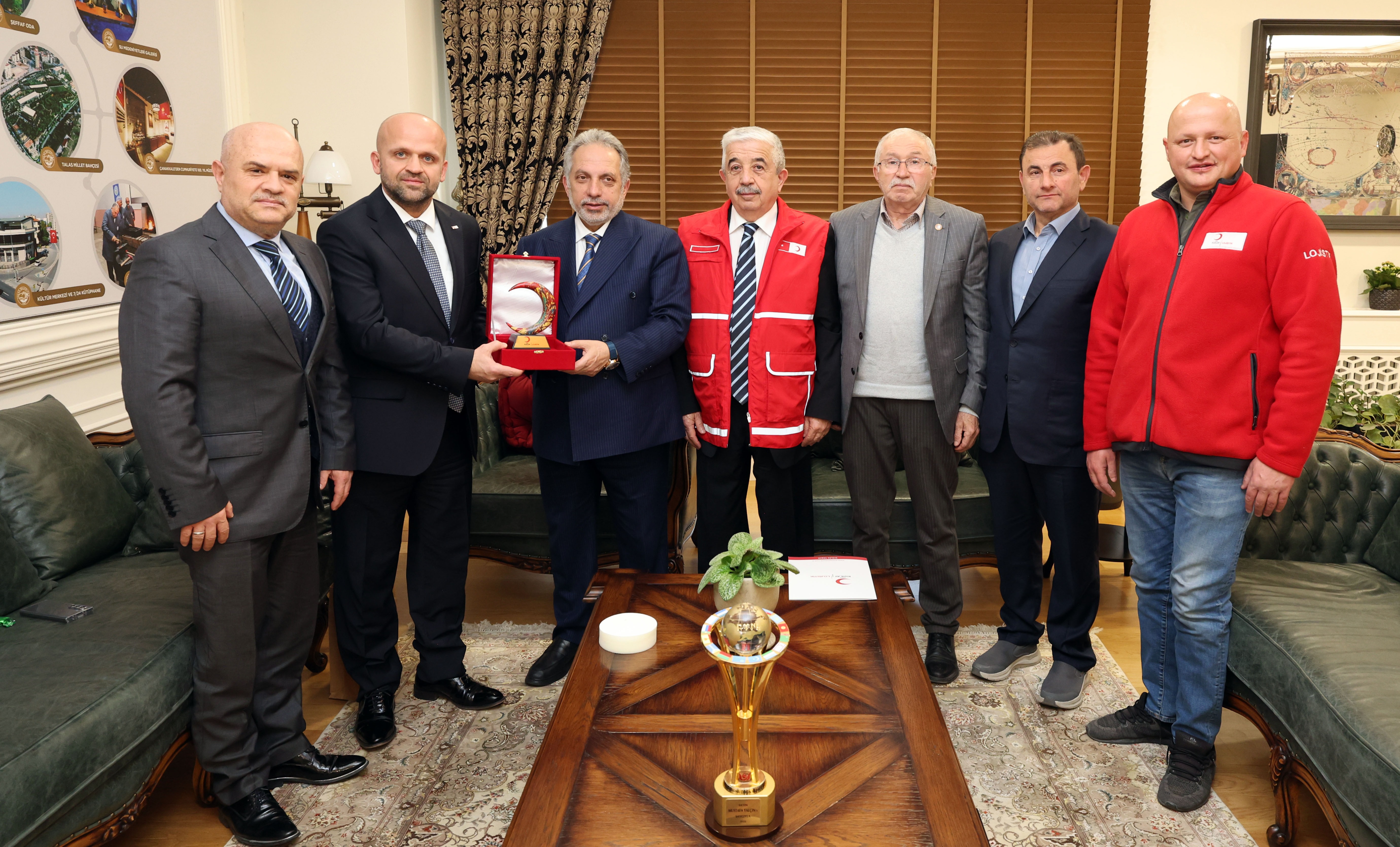 TALAS’TA DAYANIŞMA KÖPRÜSÜ: TEKSTİL BAĞIŞI GIDAYA DÖNÜŞECEK