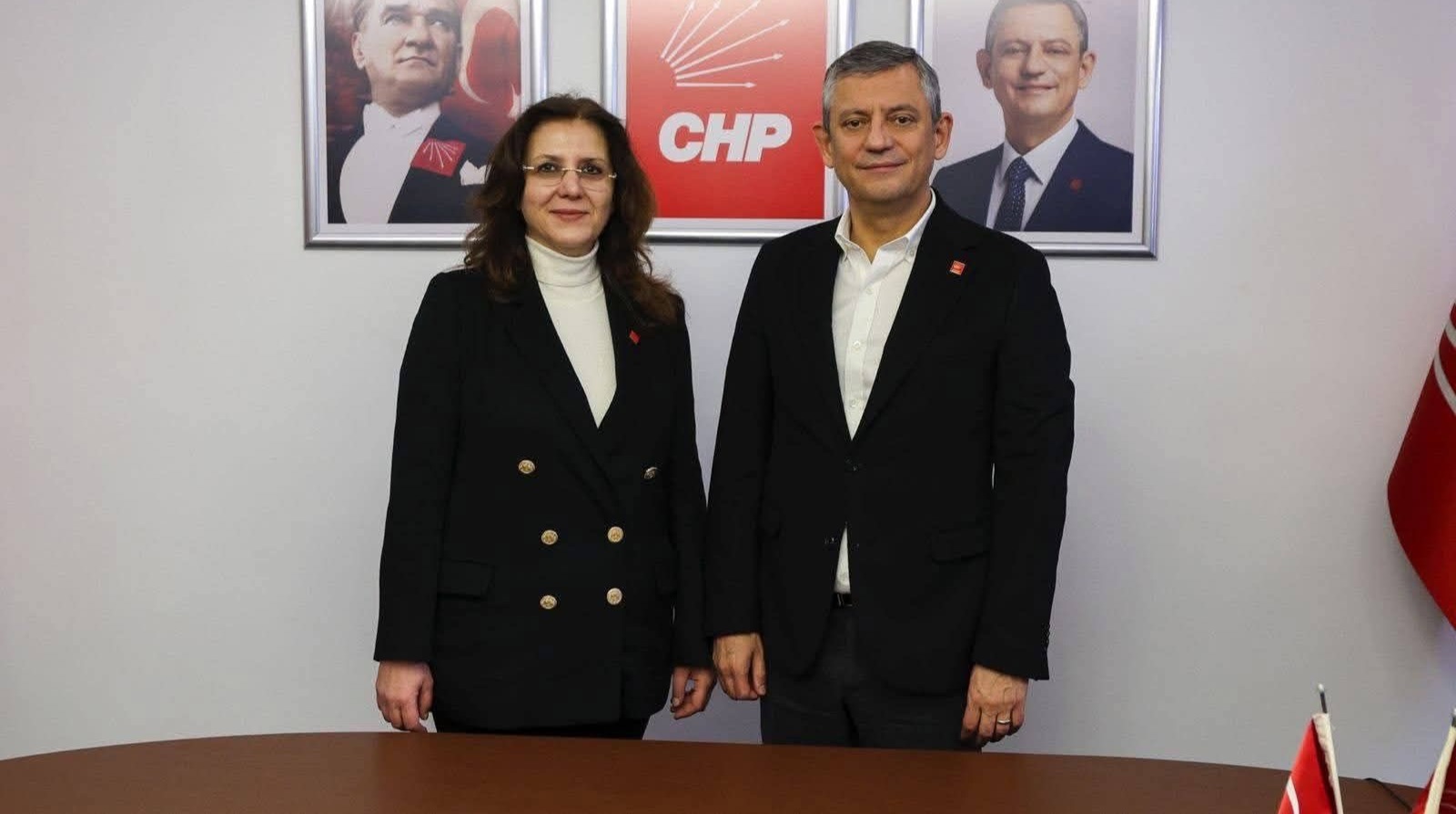CHP’de İl Başkanı Ümit Özer istifa etti