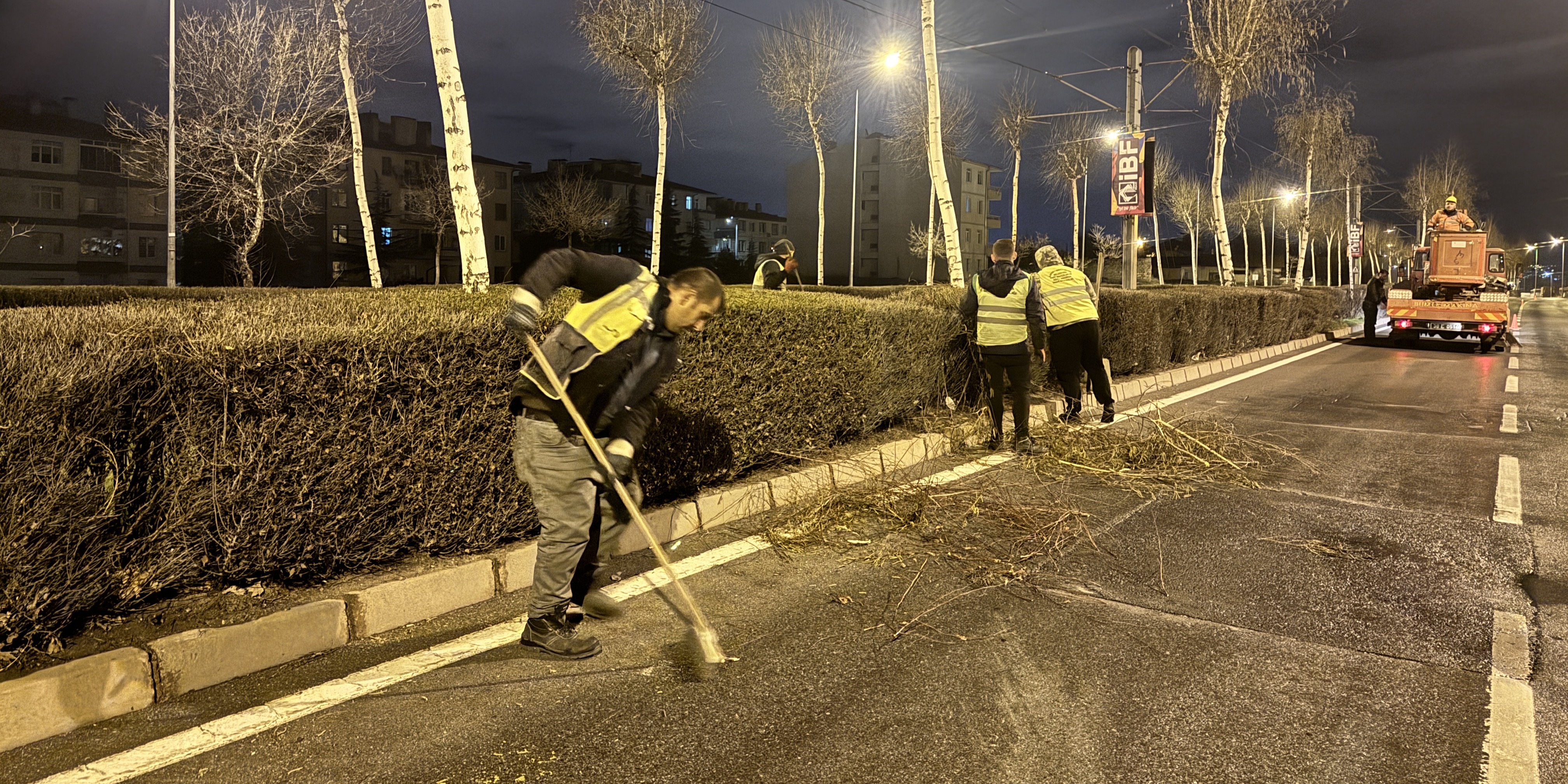 BÜYÜKŞEHİR’DEN GECE YARISI ULAŞIM GÜVENLİĞİ İÇİN KESİNTİSİZ MESAİ