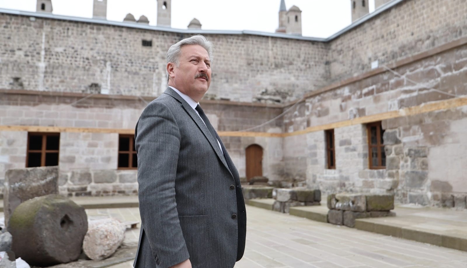 Başkan Palancıoğlu: “Ticaretin Kökleri ve Geleceği: Kayseri Kapalıçarşı ve Hanlar Bölgesi Vizyon Çalıştayı’na Davetlisiniz!”