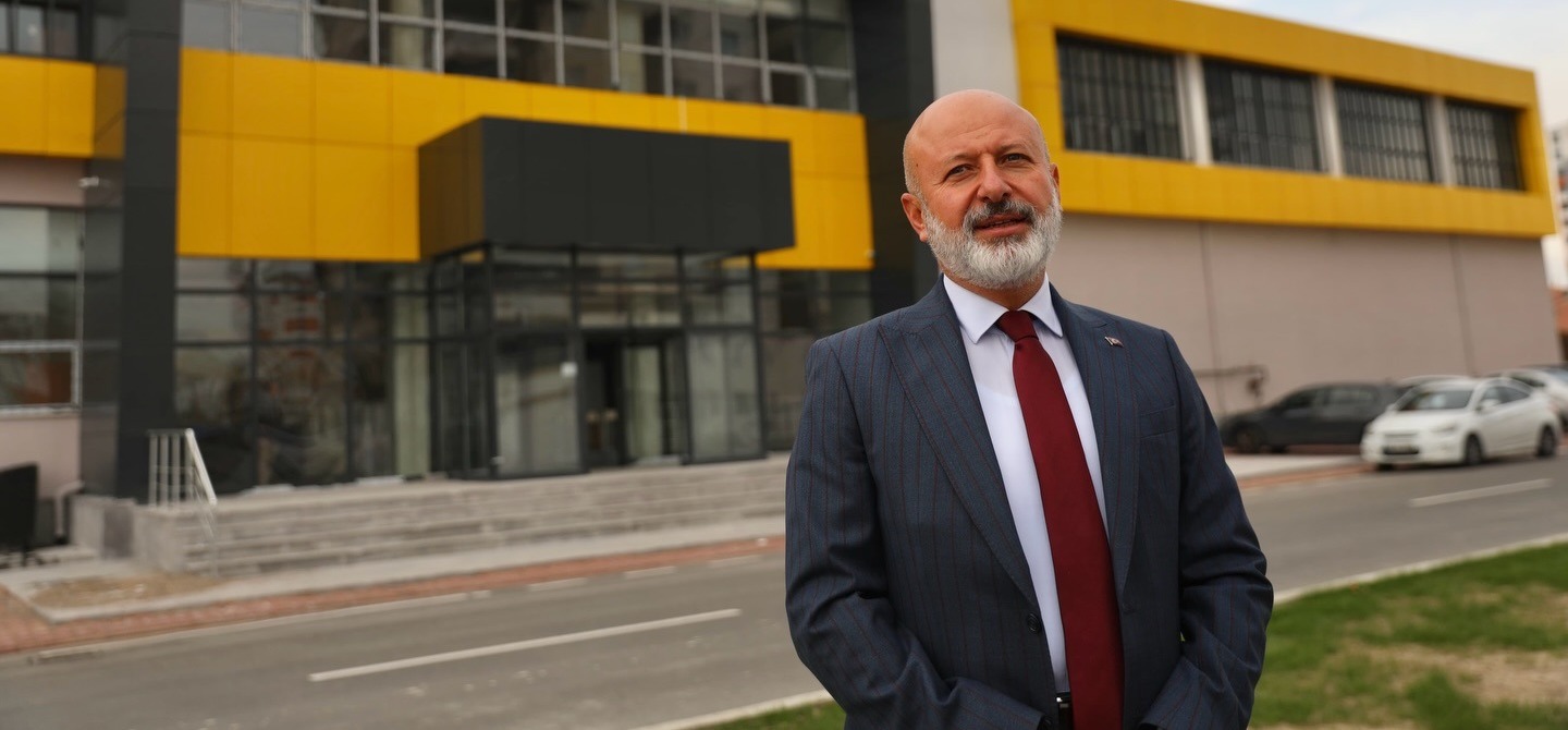 KOCASİNAN, YUNUSEMRE’DEKİ SOSYAL TESİS HİZMET VERMEYE BAŞLADI