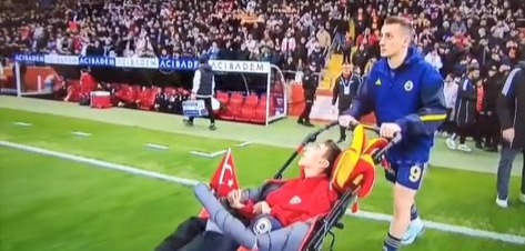 Serebral Palsi hastası Yavuz'un hayali Fenerbahçe maçında gerçek oldu