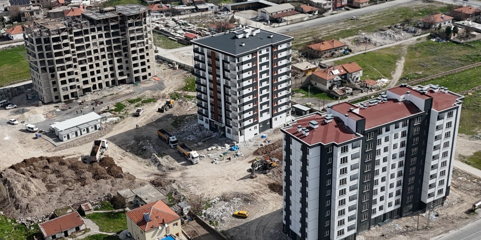 ANBAR 2. ETAP KENTSEL DÖNÜŞÜM BLOKLARI HIZLA YÜKSELİYOR