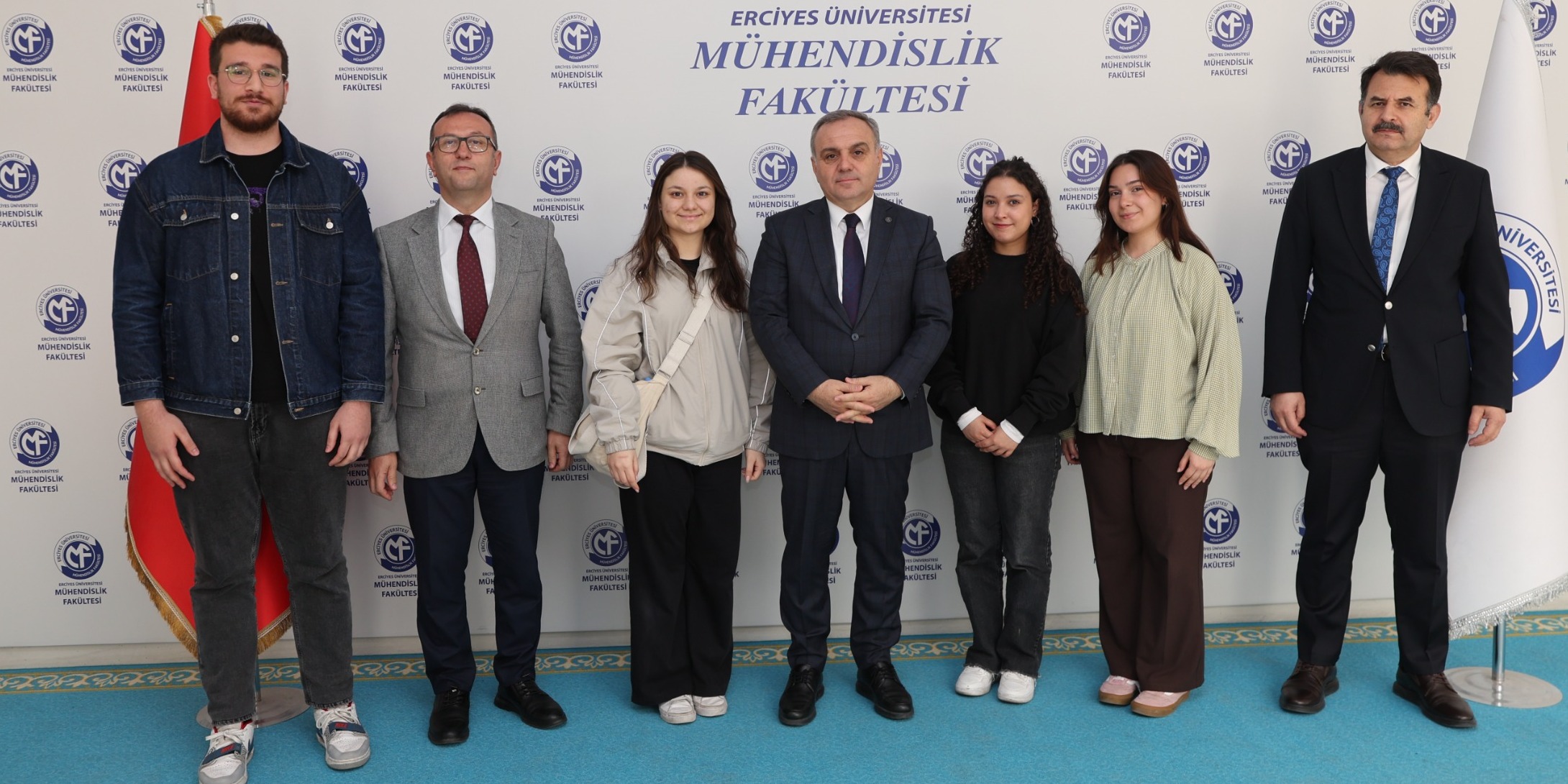 Rektör Prof. Dr. Altun, IEEE Kulübü Öğrencileri ile Bir Araya Geldi