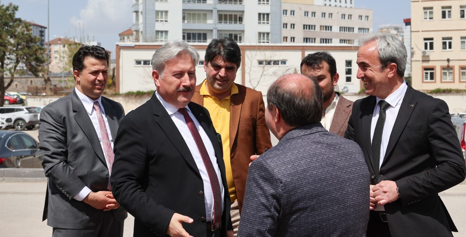 ŞEHRİN MERKEZİ GÜLÜK MAHALLESİ'NDE HUMMALI ÇALIŞMALAR YAPILIYOR