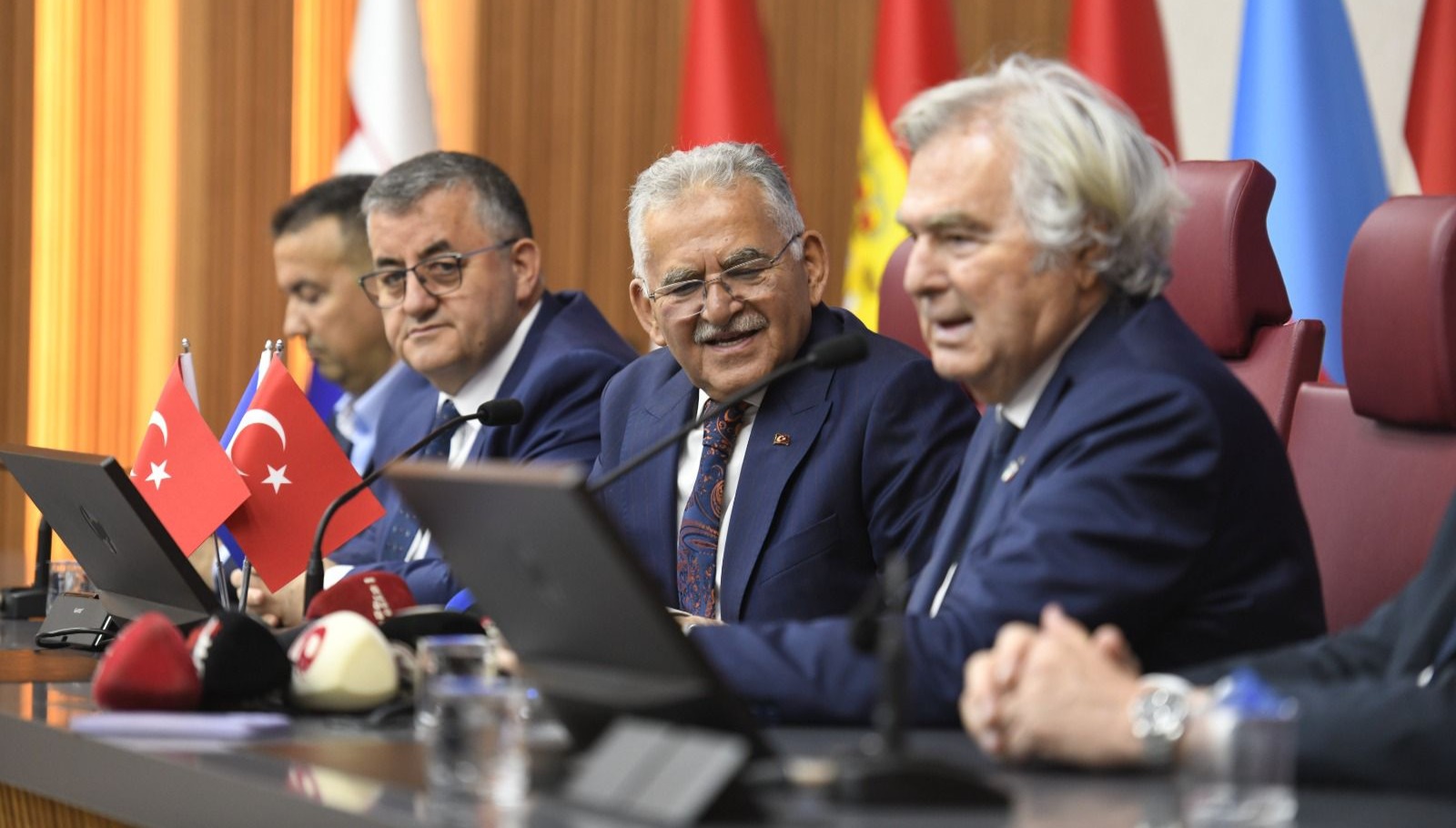 BAŞKAN BÜYÜKKILIÇ, ACES HEYETİNİ AĞIRLADI: DÜNYA SPOR BAŞKENTİ HEDEFİNE BİR ADIM DAHA ATILDI