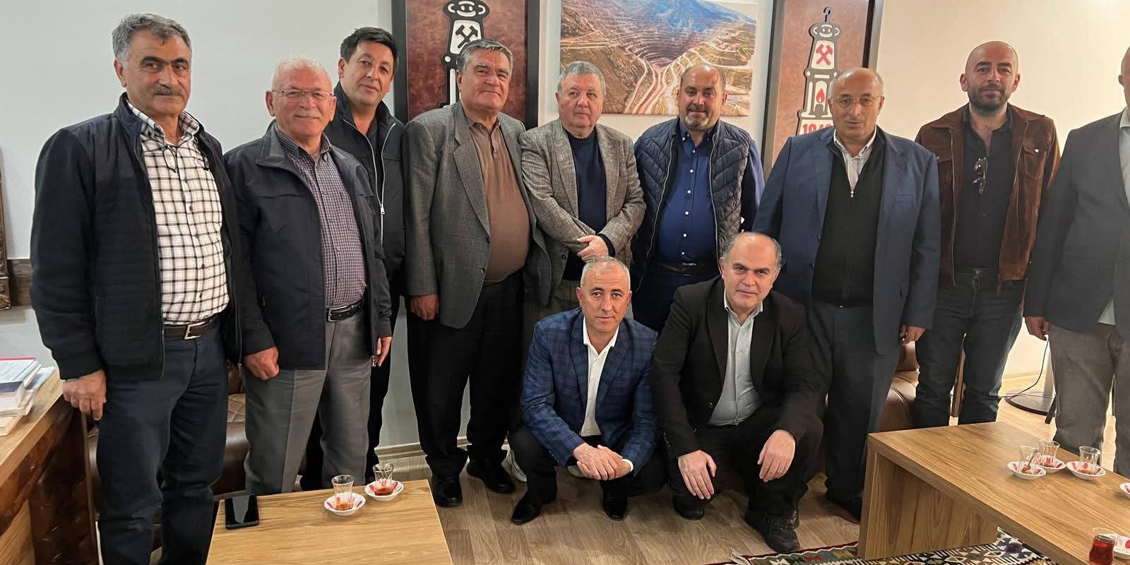 İş insanı Koyuncu, muhtarlarla bir araya geldi