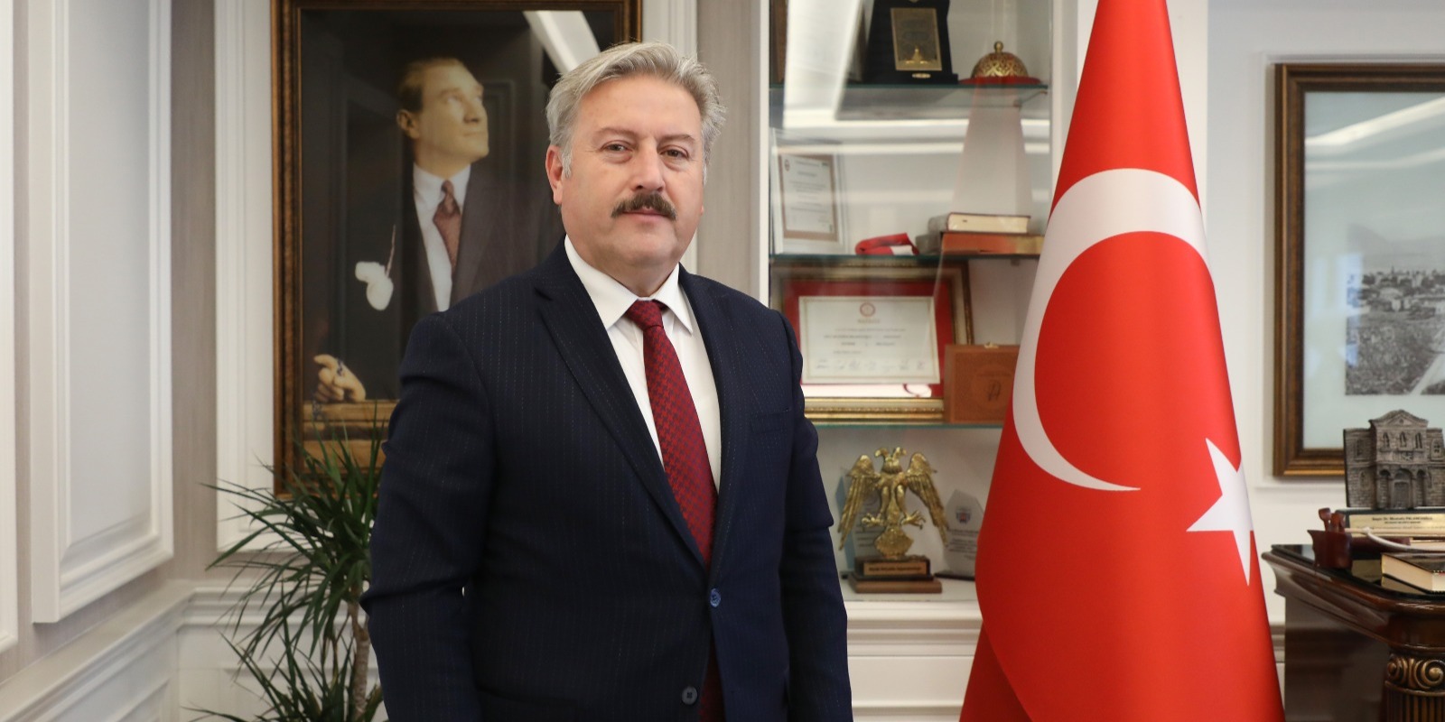 BAŞKAN PALANCIOĞLU’NDAN 23 NİSAN ULUSAL EGEMENLİK VE ÇOCUK BAYRAMI MESAJI