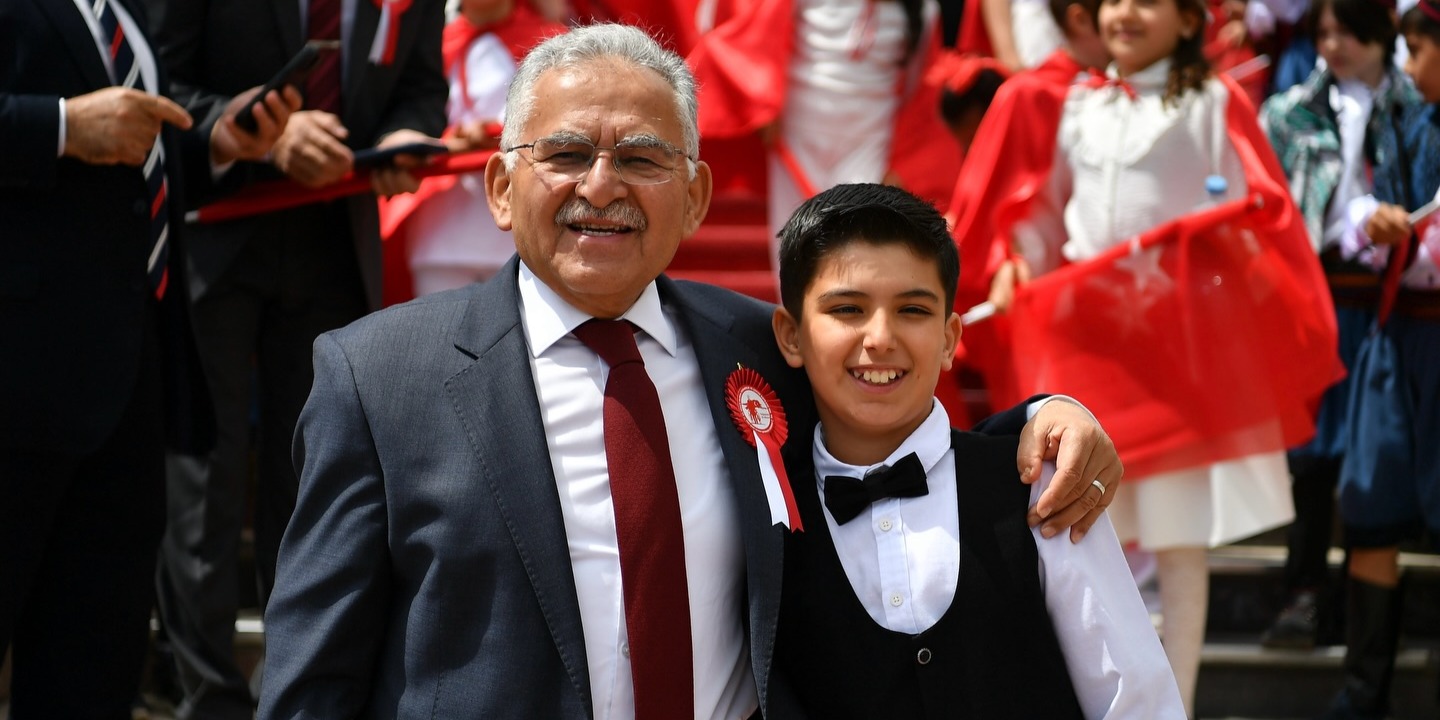 BAŞKAN BÜYÜKKILIÇ, ÇOCUKLARIN BAYRAM SEVİNCİNE ORTAK OLDU